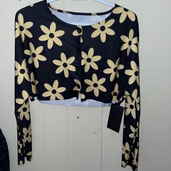 Empty soda floral print cropped button up shirt - Picture 1 of 4